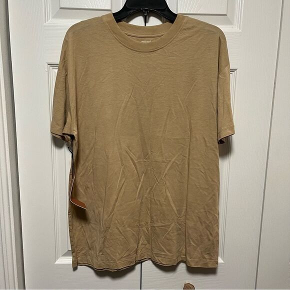 Girlfriend Collective NWT Tan Unisex Crewneck T-shirt Top size MEDIUM - Picture 1 of 4